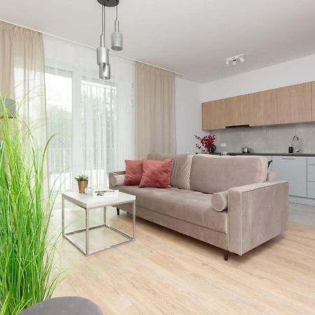 Stacja Wola Apartment Guminska By Noclegi Renters Warszawa Eksteriør billede