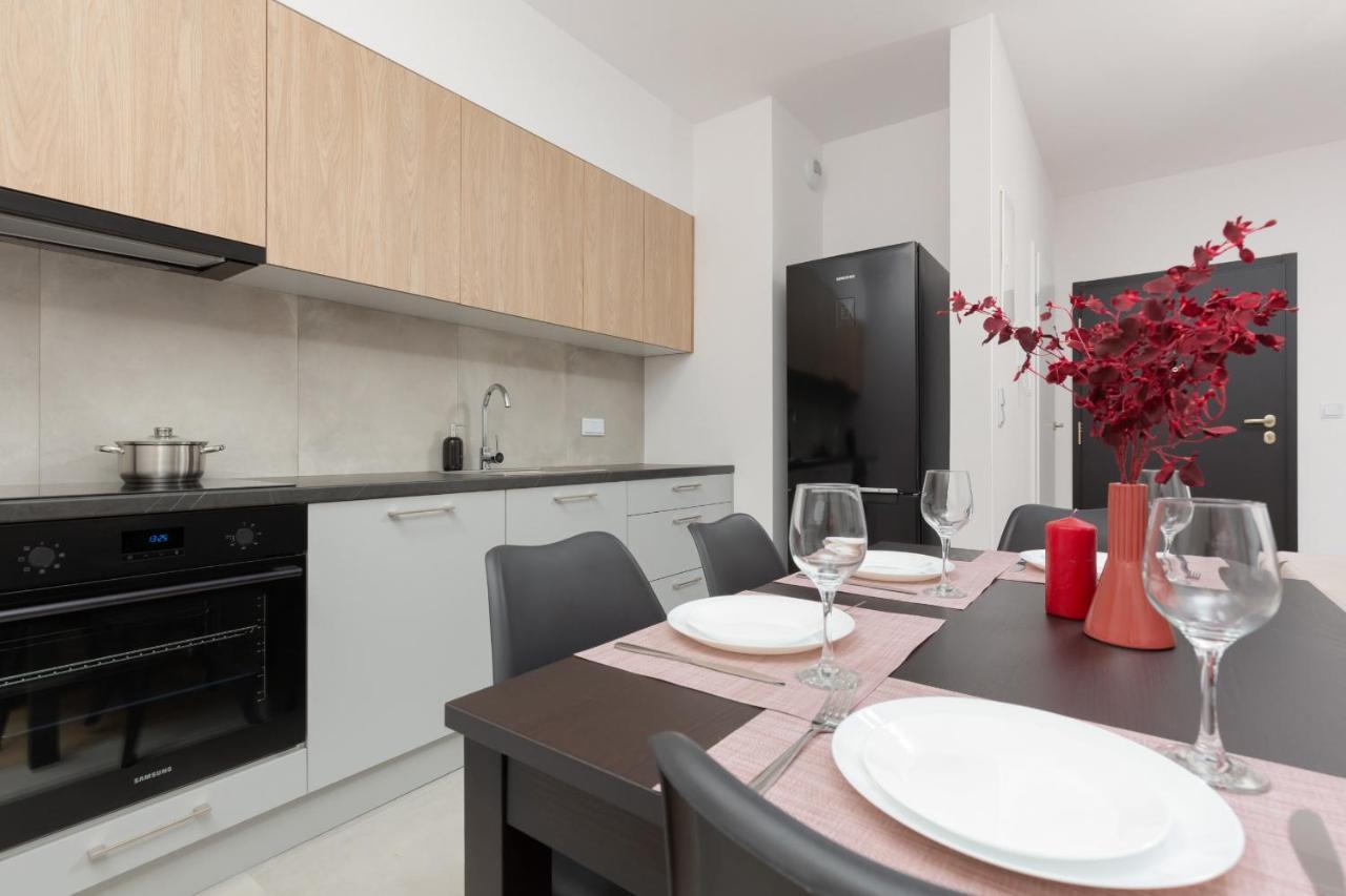 Stacja Wola Apartment Guminska By Noclegi Renters Warszawa Eksteriør billede